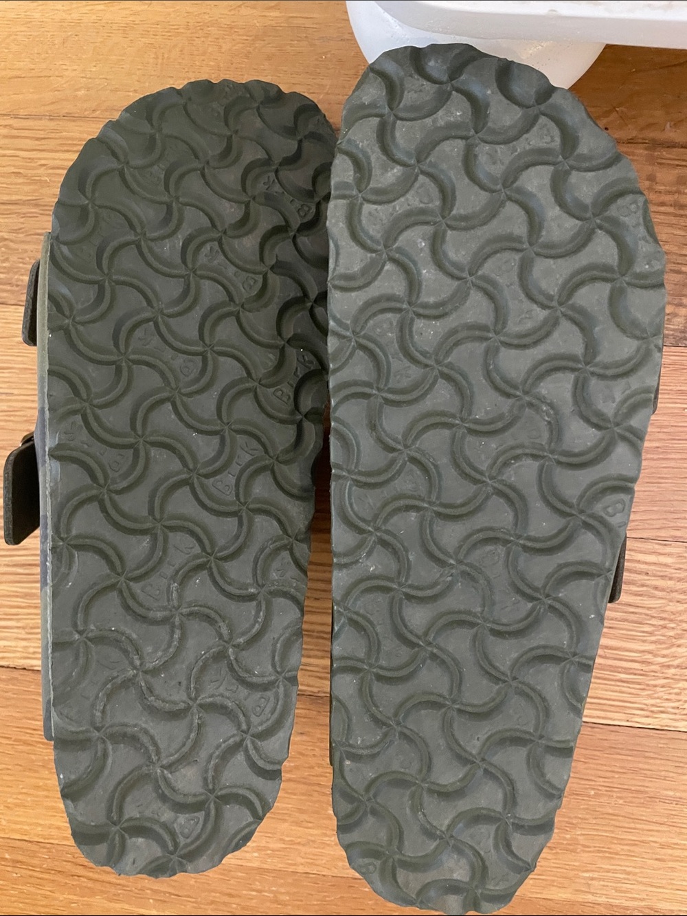 Birkenstock Arizona Camo Two-Strap Sandals - Olive & Dark Green 38 EUC - Picture 9 of 9